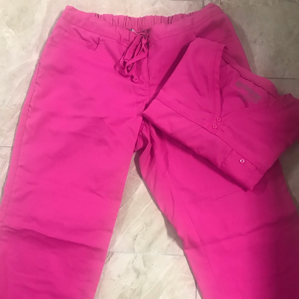 Scrub set